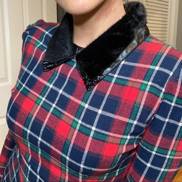 Shirt with fur studded collar in red plaid - Picture 6 of 6